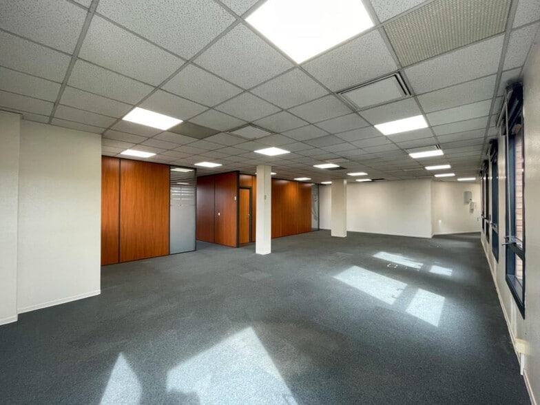 23 Rue Du Saule Trapu, Massy to rent - Building Photo - Image 3 of 11