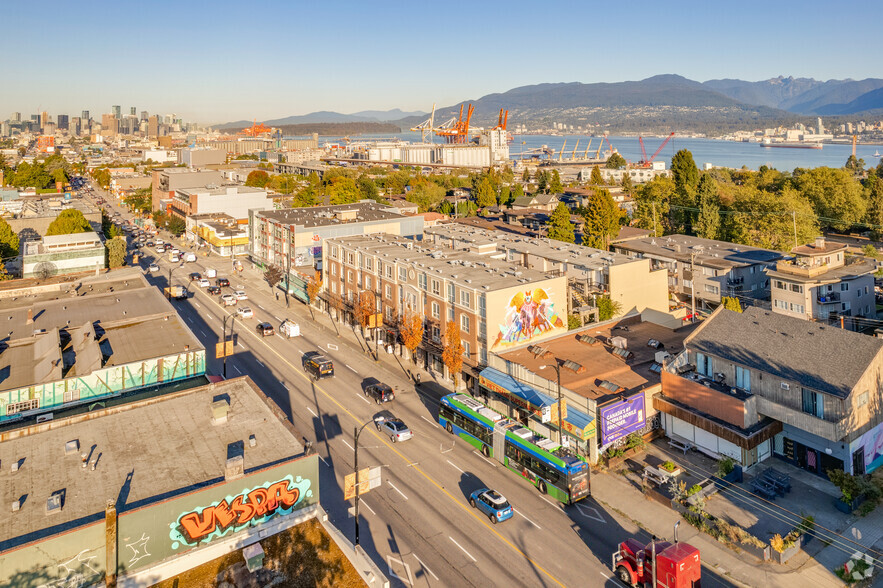 2255-2281 E Hastings St, Vancouver, BC for rent - Building Photo - Image 2 of 5