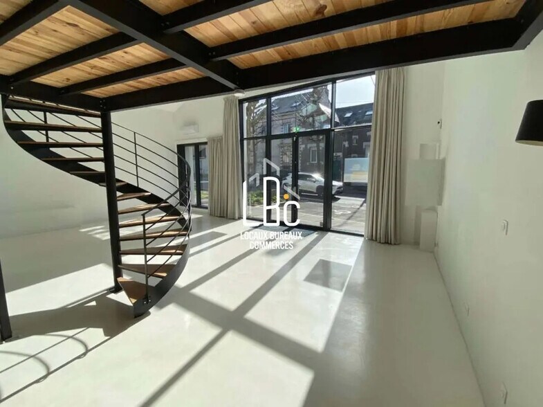 Retail in Nantes to rent - Interior Photo - Image 3 of 21