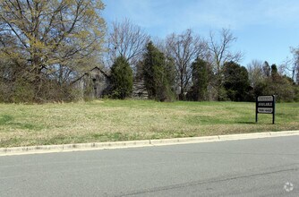 5425 Kelley-Moore Dr, Winston-Salem, NC for sale Primary Photo- Image 1 of 1