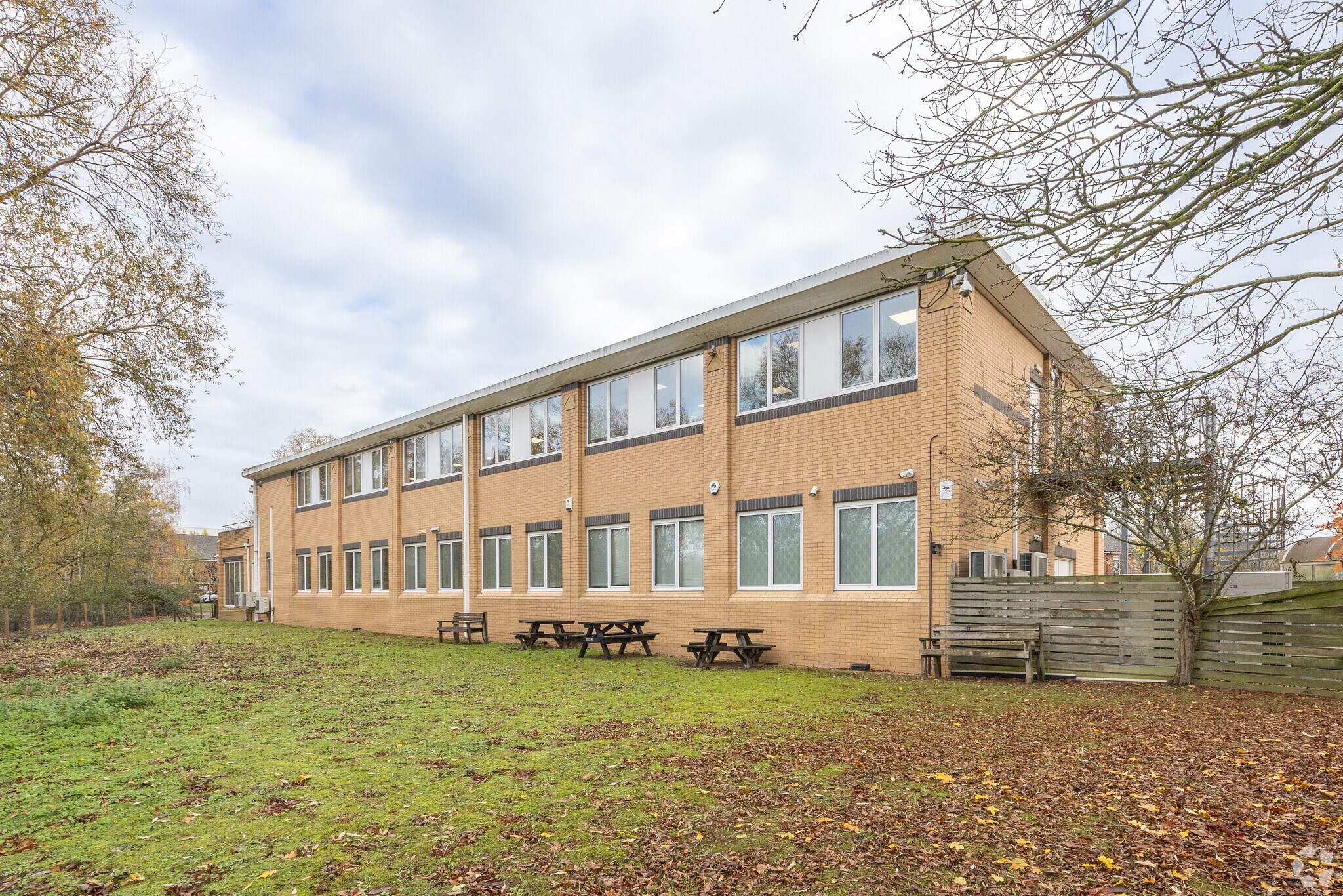 Fraser Rd, Bedford for sale Primary Photo- Image 1 of 1