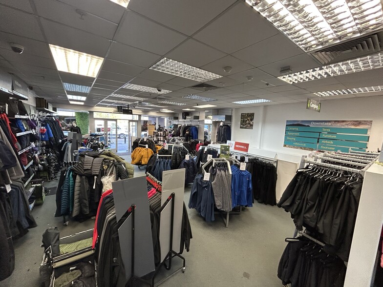 157 Union St, Aberdeen to rent - Building Photo - Image 2 of 3