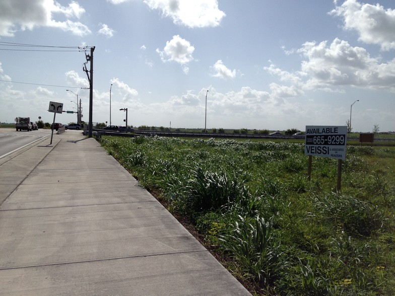 SW 157th Ave & SW 120th St, Miami, FL for sale - Primary Photo - Image 1 of 1