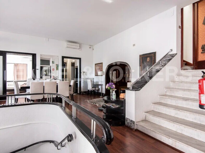 Hospitality in Barcelona, Barcelona for sale - Building Photo - Image 2 of 9