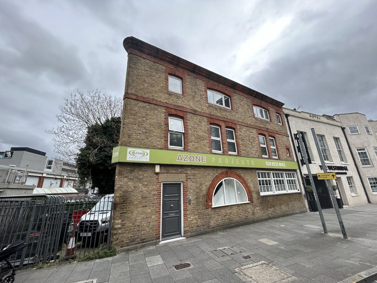 339 High St, London to rent Building Photo- Image 1 of 10