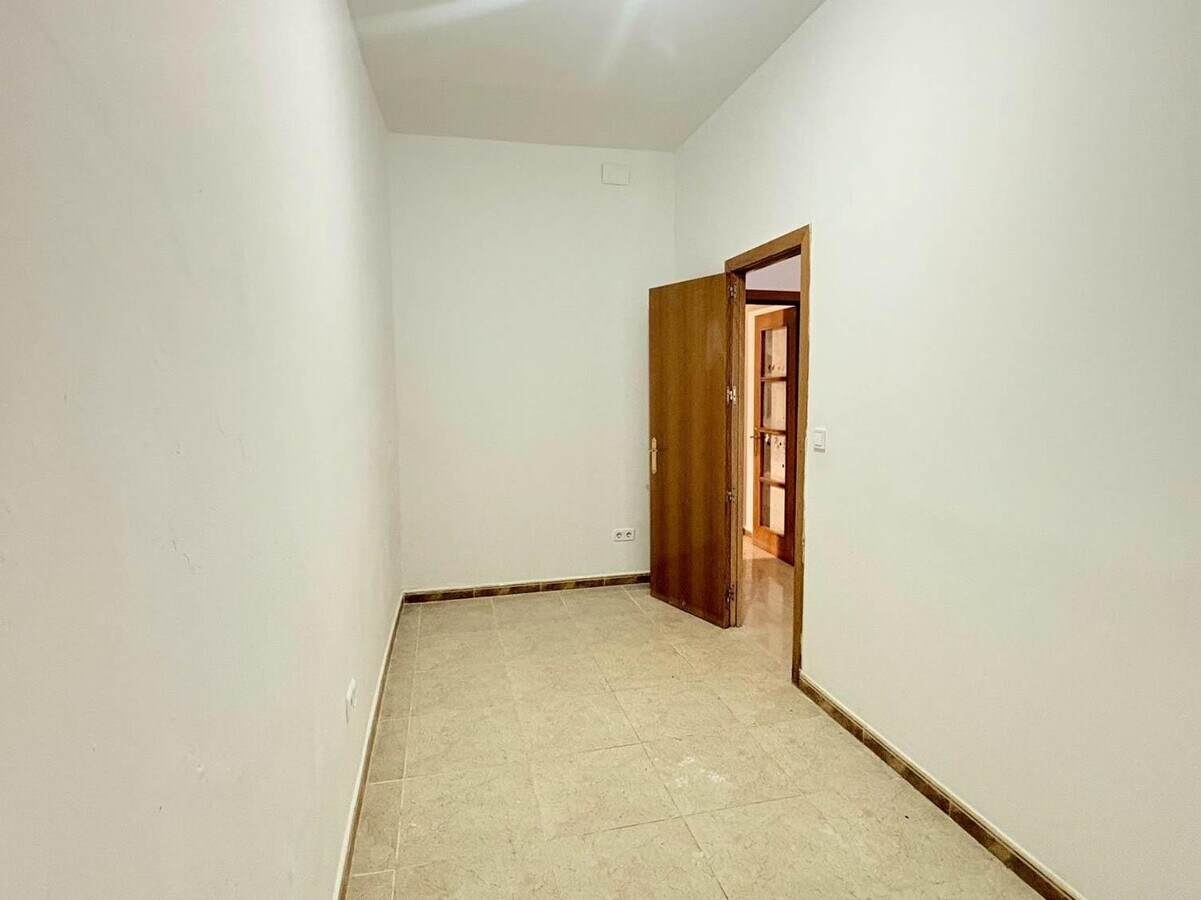 Olesa de Montserrat, BAR 08640 - Unit 1 -  - Interior Photo - Image 2 of 8