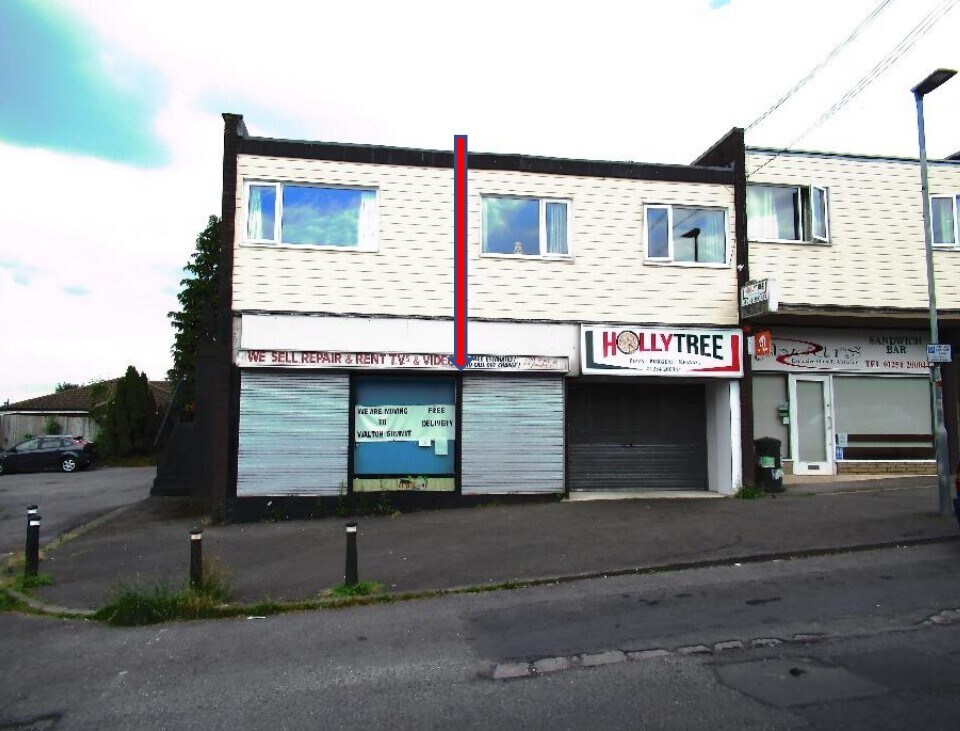 14 Pinewood, Blackburn for sale Primary Photo- Image 1 of 1