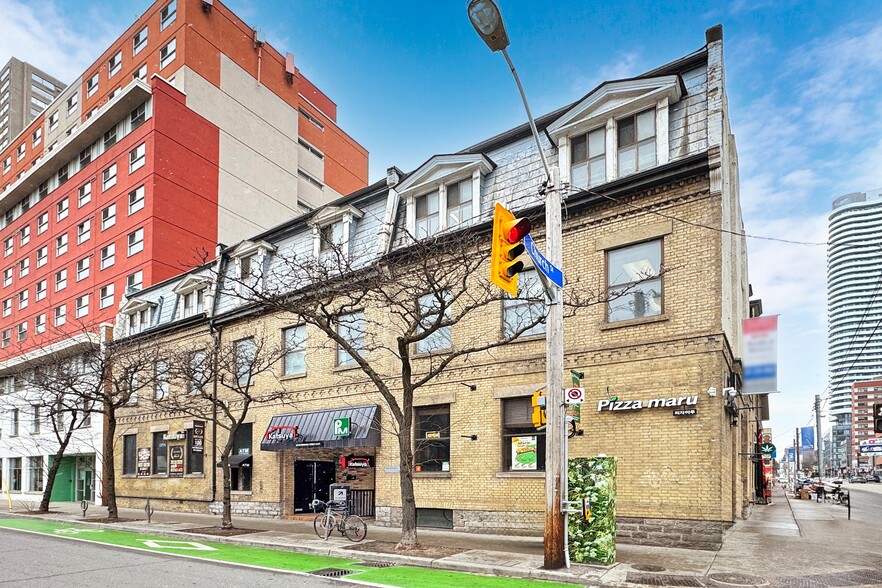 66 Gerrard St E, Toronto, ON for rent - Building Photo - Image 2 of 27