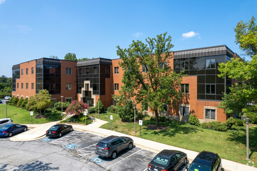 4000 Old Court Rd, Pikesville, MD for rent - Building Photo - Image 1 of 8