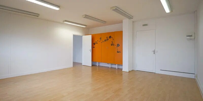 Office in Saint-Ouen-sur-Seine to rent - Building Photo - Image 1 of 12