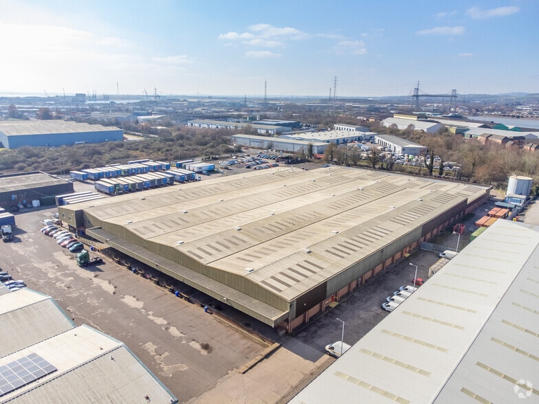 Oxwich Rd, Newport to rent - Aerial - Image 3 of 5