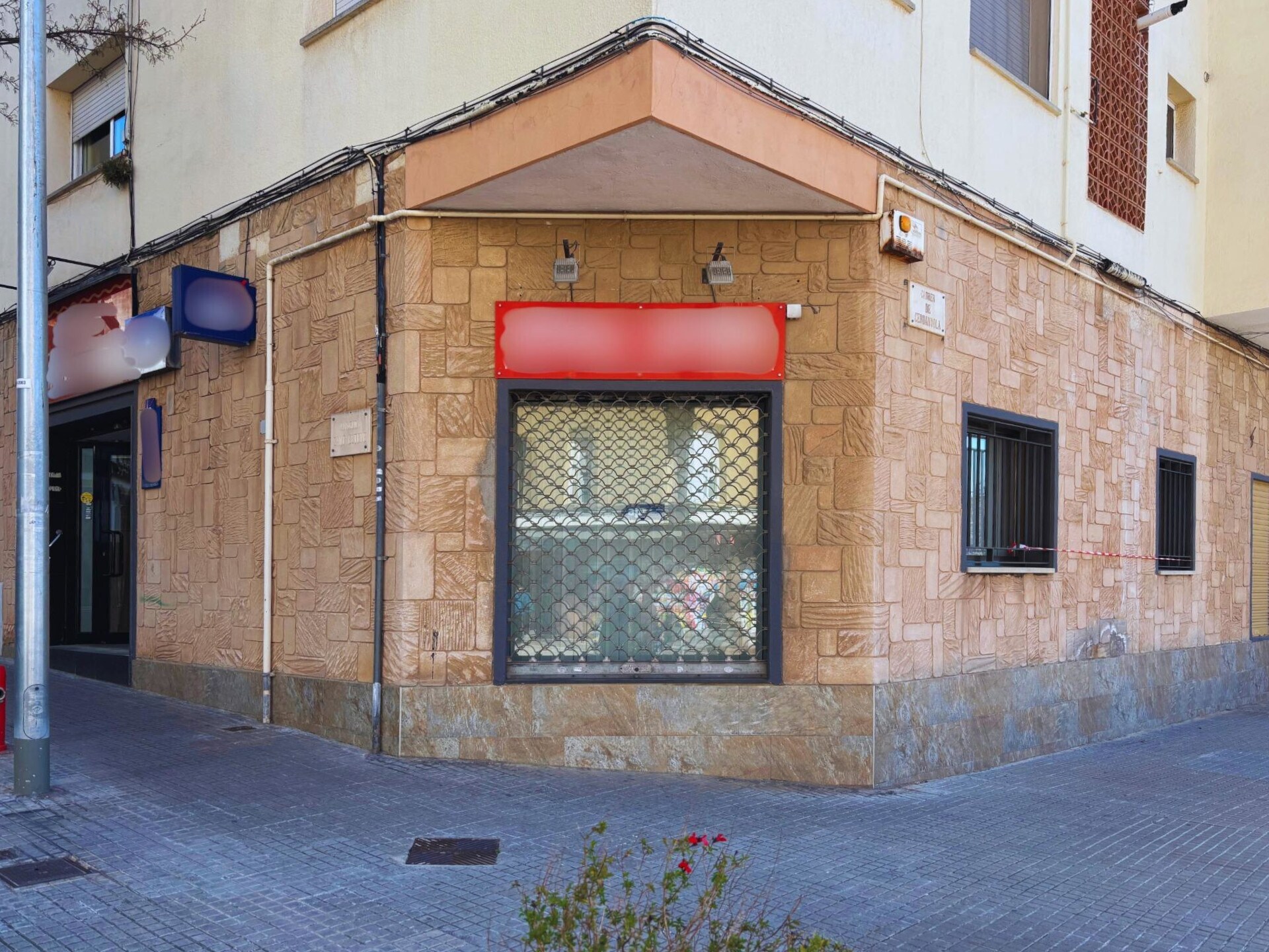 Retail in Castellar del Vallès, Barcelona to rent Building Photo- Image 1 of 3