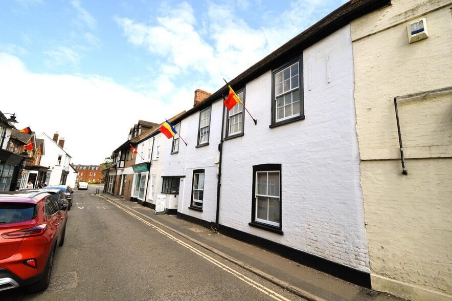 44 High St, Bagshot for sale - Building Photo - Image 2 of 6