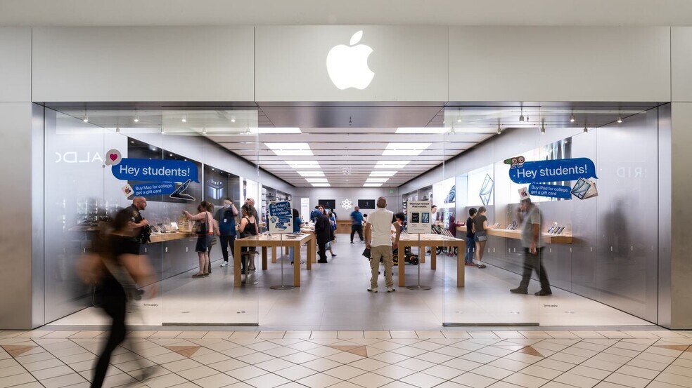 2000 Willowbrook Mall, Houston, TX to rent - Building Photo - Image 2 of 9