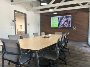 3901 SE Naef Rd, Portland, OR to rent Interior Photo- Image 1 of 6