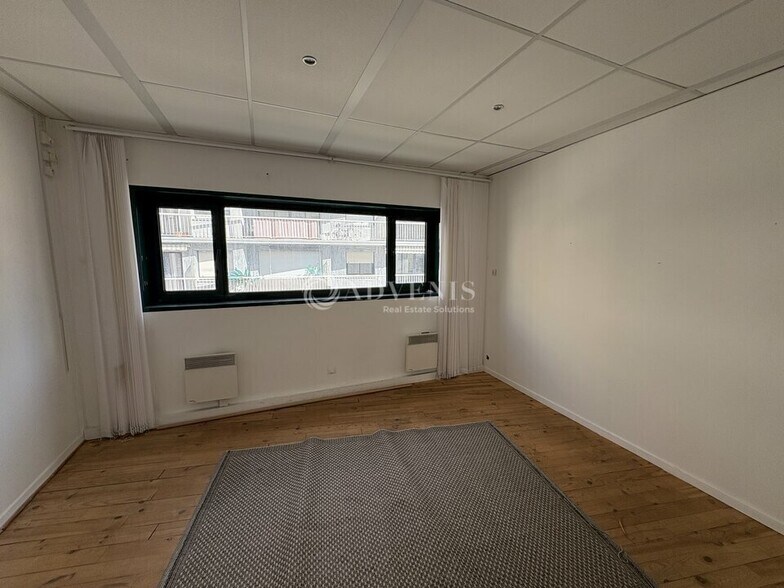 55 Rue Emile Landrin, Boulogne-Billancourt to rent - Interior Photo - Image 3 of 10