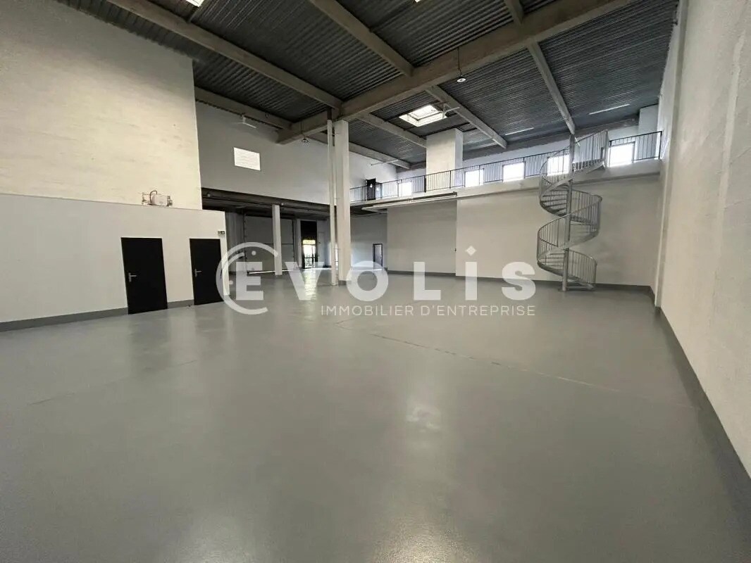 Light Industrial in Lisses to rent Interior Photo- Image 1 of 11