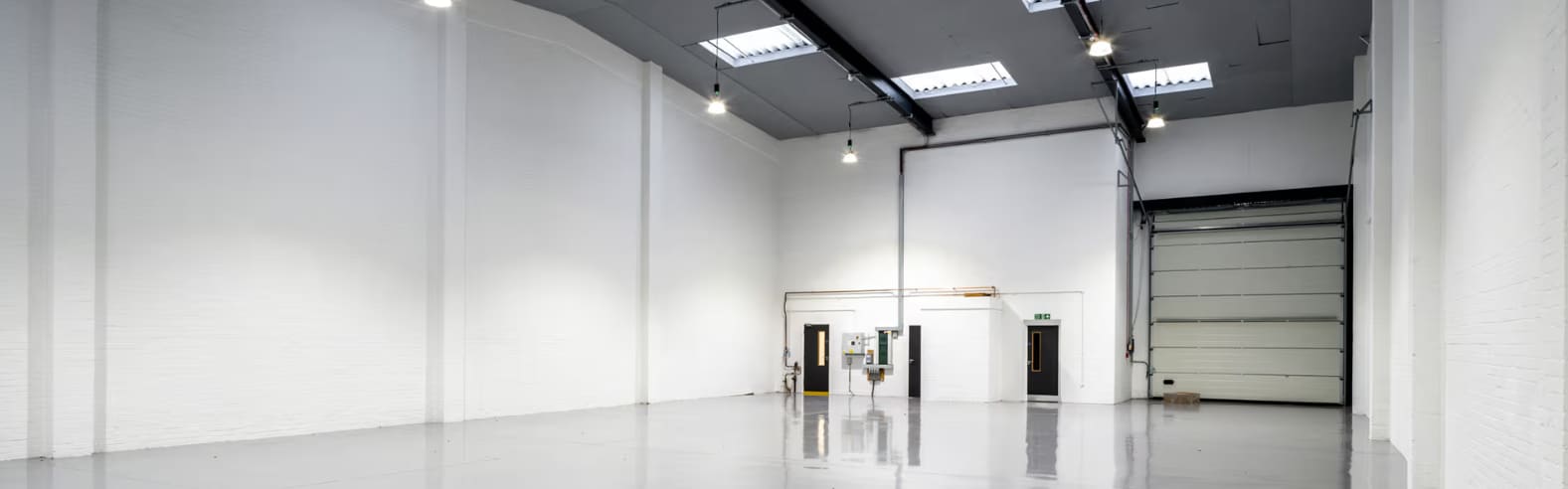 1000 North Circular Rd, London to rent Interior Photo- Image 1 of 6