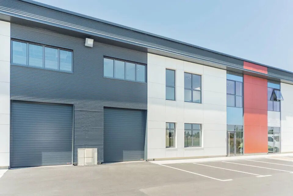 Light Industrial in Lieusaint for sale Building Photo- Image 1 of 5