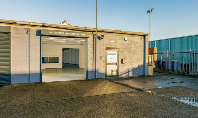 More details for 26b-28 Terminus Rd, Chichester - Industrial to Rent