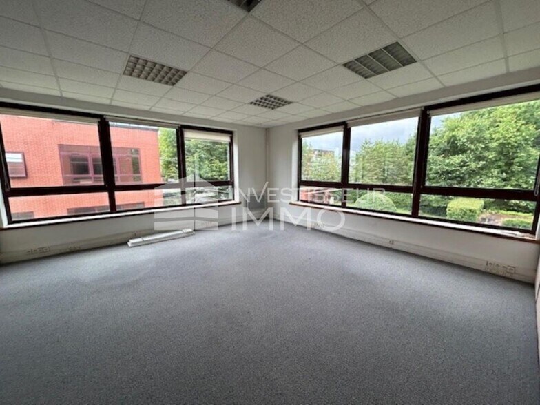 Office in Champs Sur Marne to rent - Interior Photo - Image 3 of 10