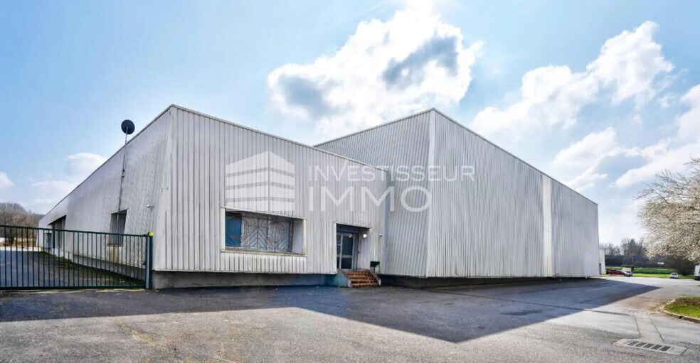 Light Industrial in Croissy-Beaubourg to rent - Building Photo - Image 2 of 12