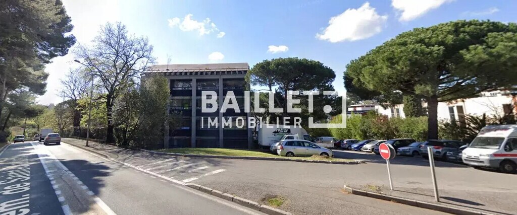 Vente Bureaux 166 m² - Photo 1