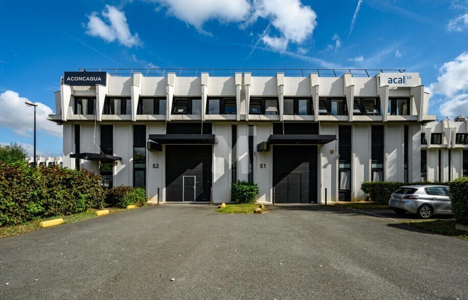 Light Industrial in Évry-Courcouronnes to rent - Building Photo - Image 1 of 13