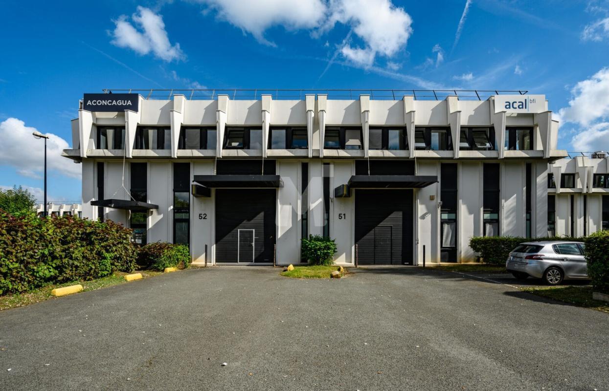 Light Industrial in Évry-Courcouronnes to rent Building Photo- Image 1 of 14