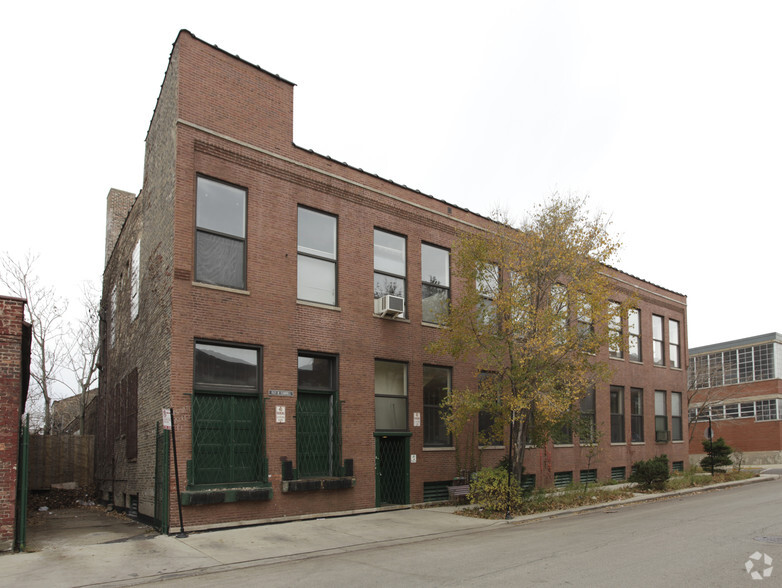 1517 W Carroll Ave, Chicago, IL for rent - Building Photo - Image 2 of 14