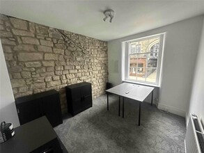 18 Church St, Ilkley to rent Interior Photo- Image 2 of 2