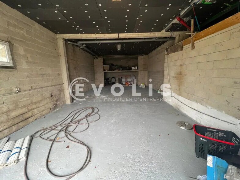 Light Industrial in Villeneuve-Saint-Georges to rent - Building Photo - Image 1 of 4