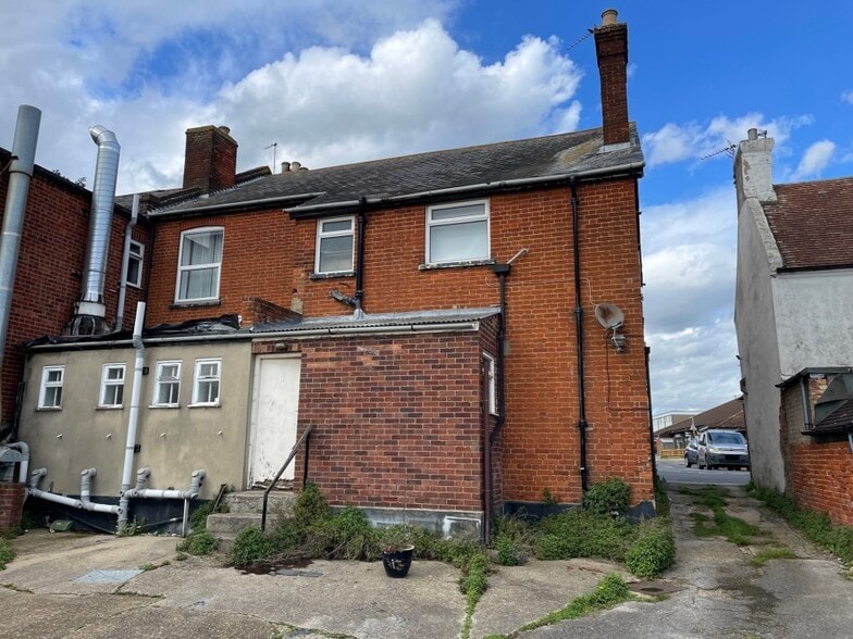 17-21 St. Johns Rd, Clacton On Sea for sale - Building Photo - Image 2 of 8