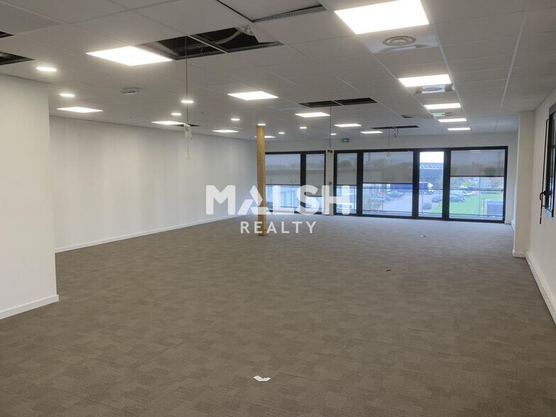 Office in Beynost to rent - Interior Photo - Image 2 of 6