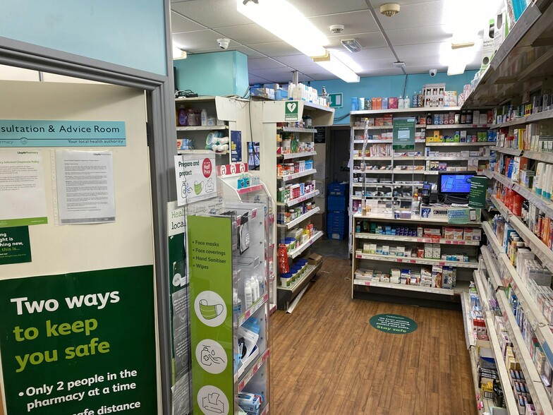 74-78 Kennington Rd, London to rent - Building Photo - Image 2 of 4