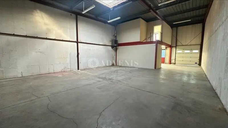 Light Industrial in Champigny-sur-Marne to rent Building Photo- Image 1 of 13