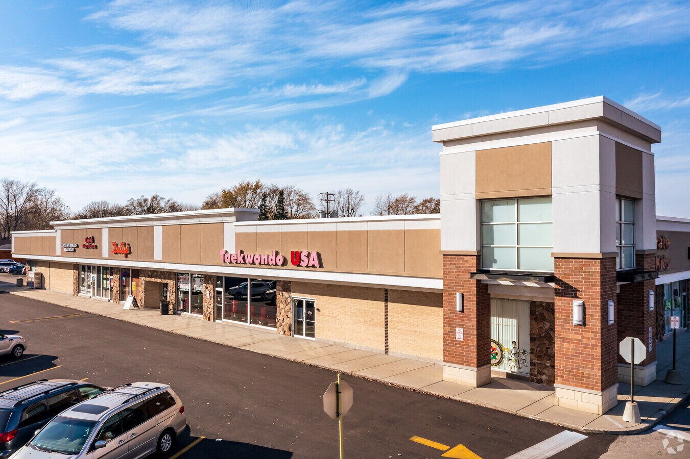 7516 S Cass Ave, Darien 60561 Brookhaven Shopping Center