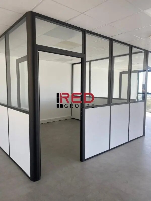 Location Bureaux 142 m² - Photo 1
