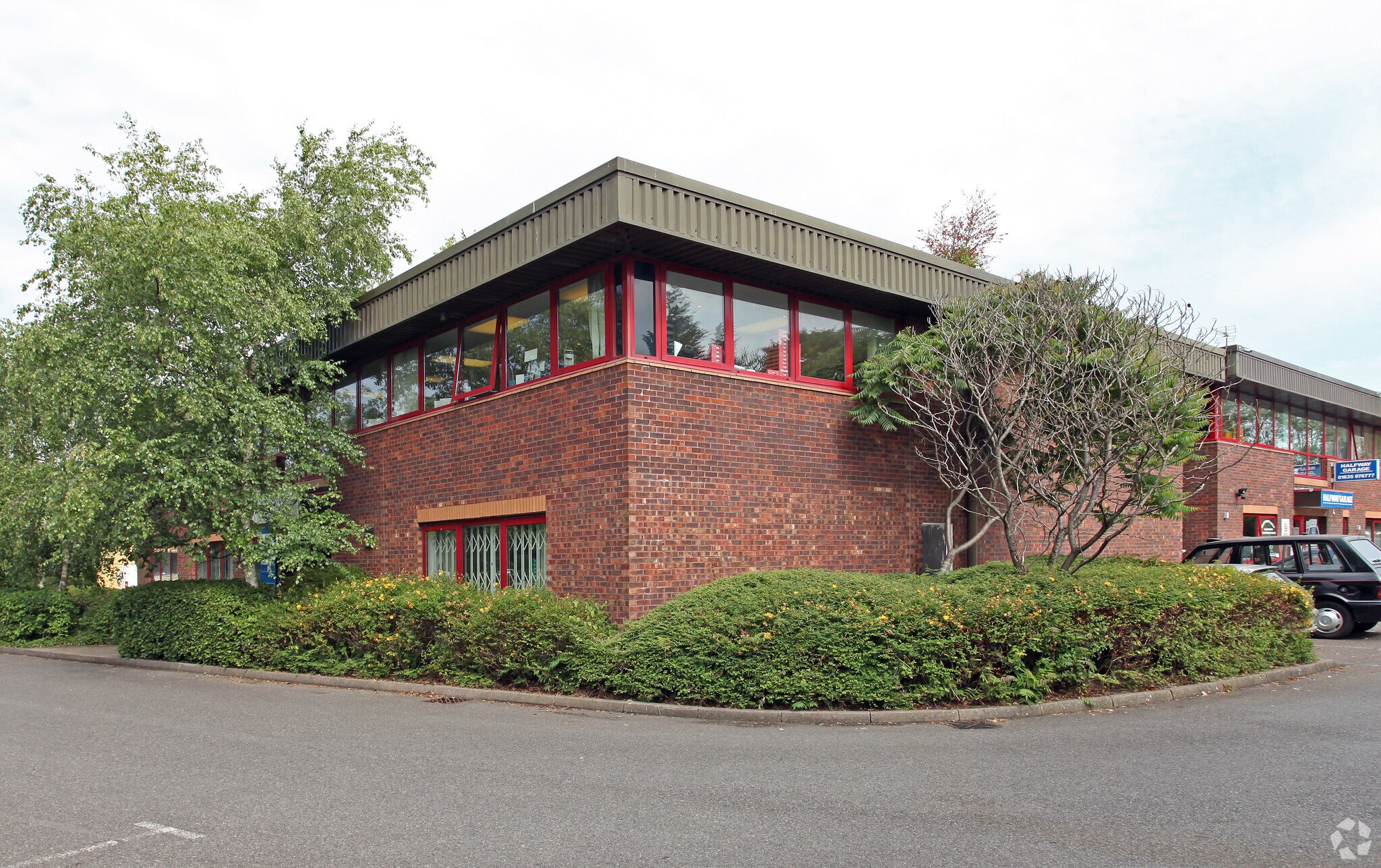 Berkshire Dr, Thatcham for sale Primary Photo- Image 1 of 1