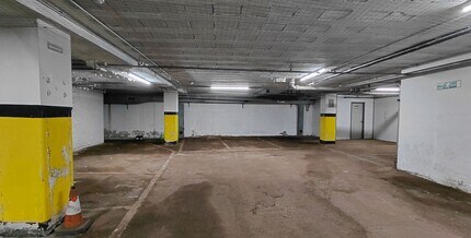 30 Market St, Huddersfield to rent Interior Photo- Image 2 of 4