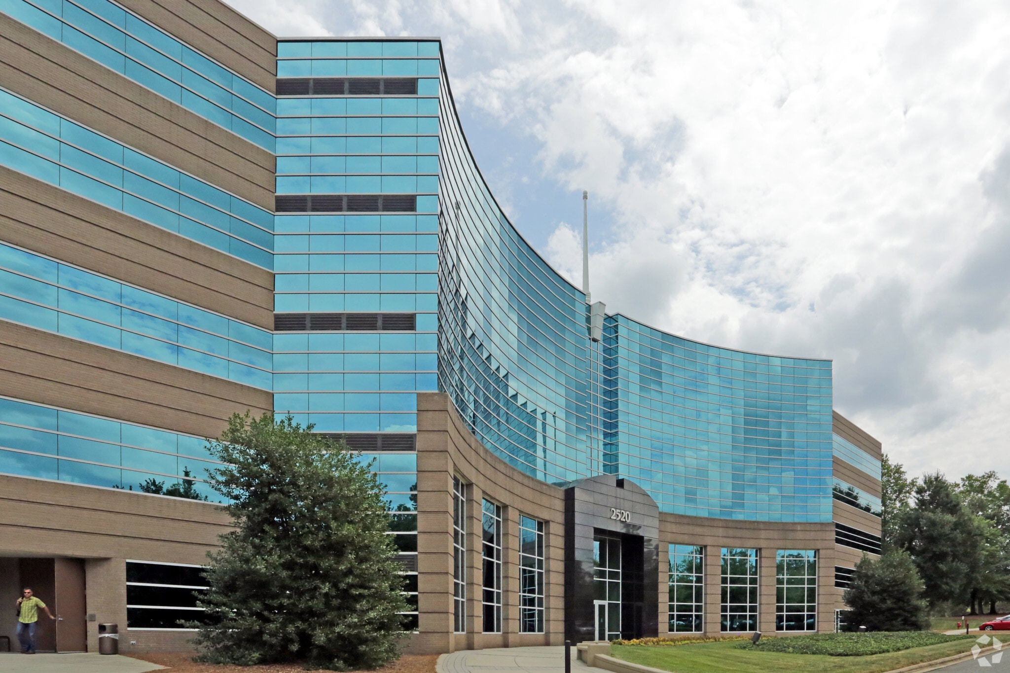 2520 Meridian Pky, Durham, NC to rent Primary Photo- Image 1 of 79