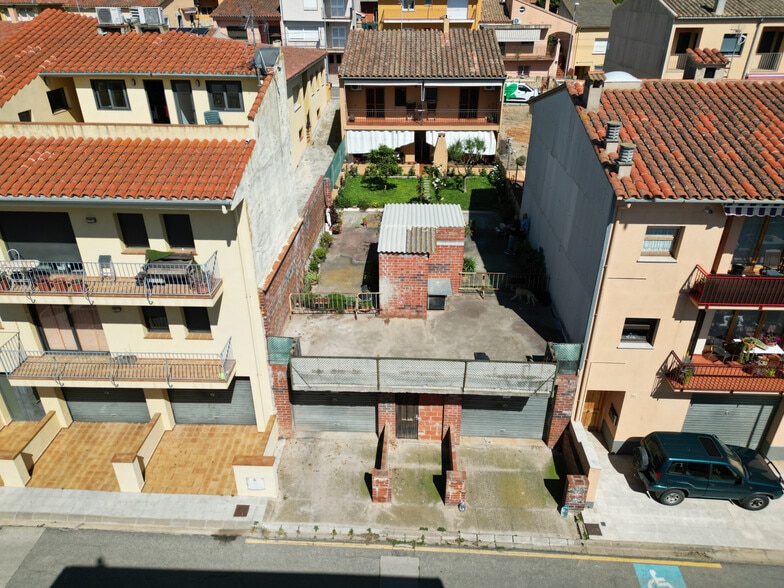 Carrer Sicilia, Bisbal Dempordà, 64, La Jonquera, Gerona for sale - Building Photo - Image 1 of 17