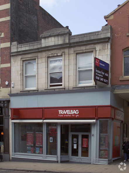 81-82 Briggate, Leeds for sale - Primary Photo - Image 1 of 1