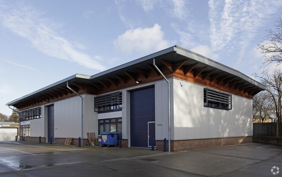 Spindle Way, Crawley, RH10 1TG UK