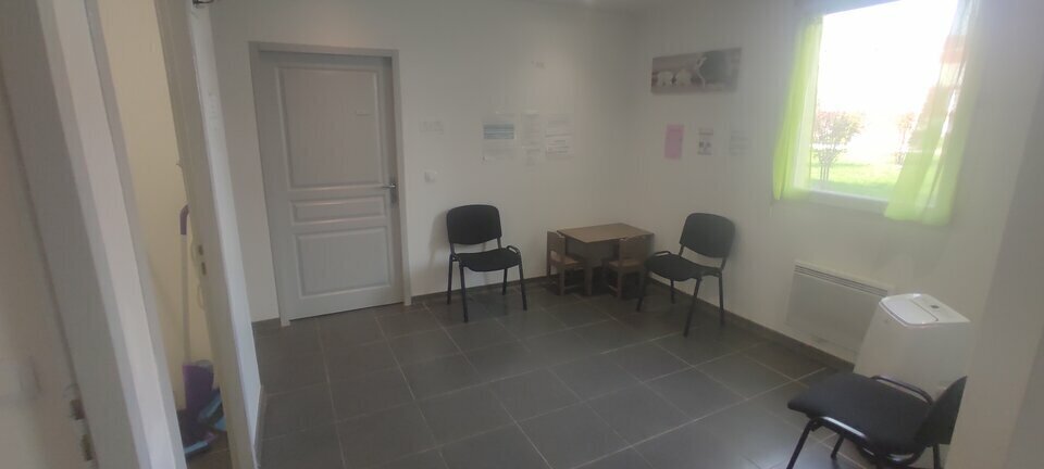Office in La Verpillière to rent - Interior Photo - Image 3 of 7