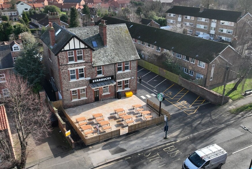 105 Main St, York for sale - Building Photo - Image 2 of 12