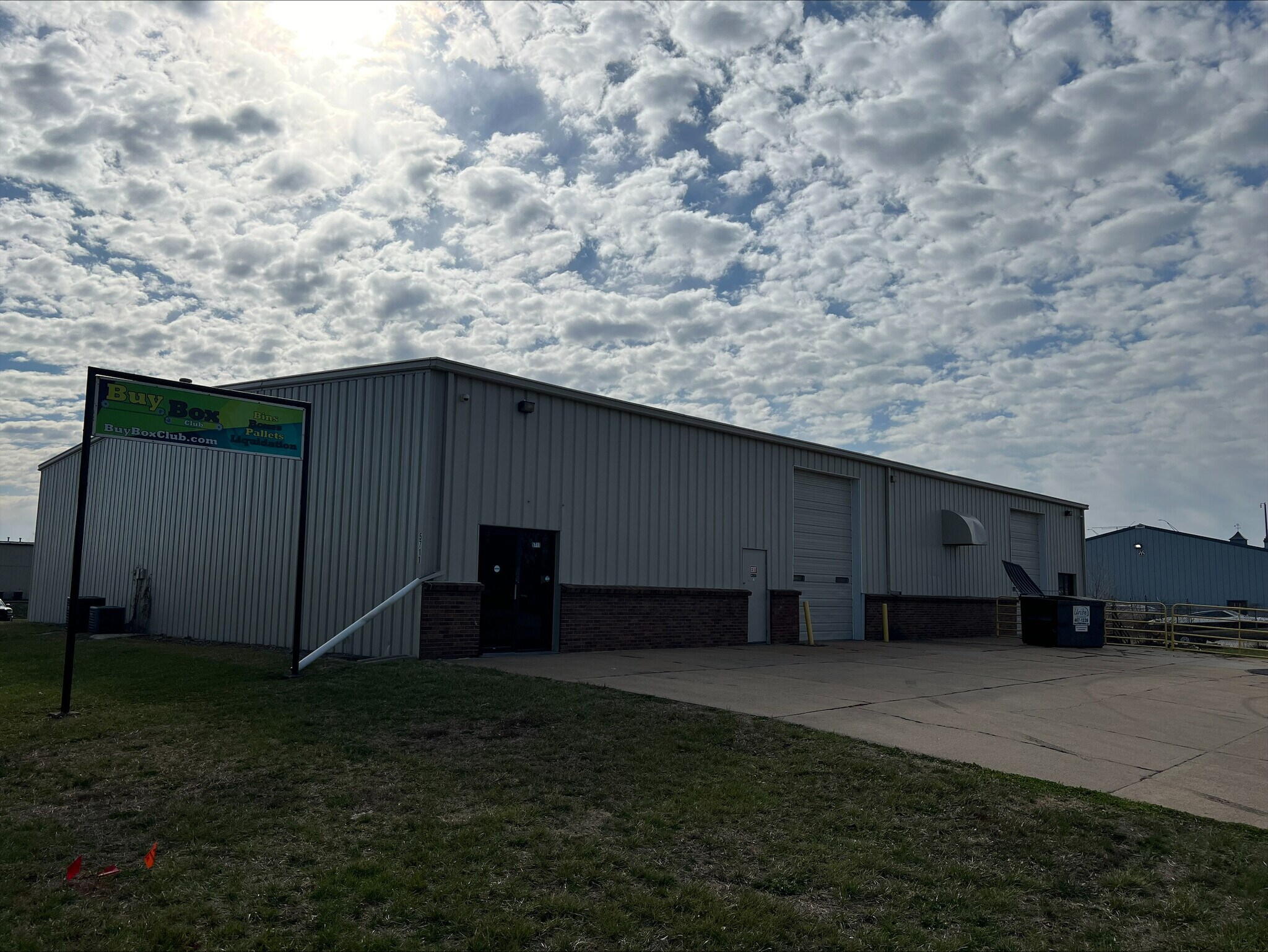 5711 Russell Dr, Lincoln, NE for sale Building Photo- Image 1 of 1