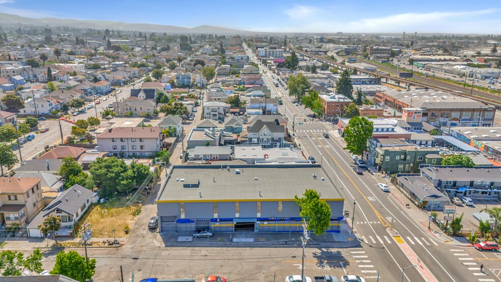 1700 International Blvd, Oakland, CA for sale - Building Photo - Image 3 of 24