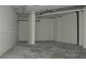 1900 N Bayshore Dr, Miami, FL for rent Interior Photo- Image 2 of 7