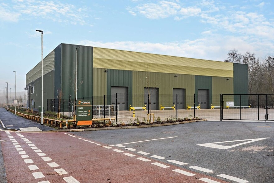 Tower Rd, Stone to rent - Building Photo - Image 3 of 4